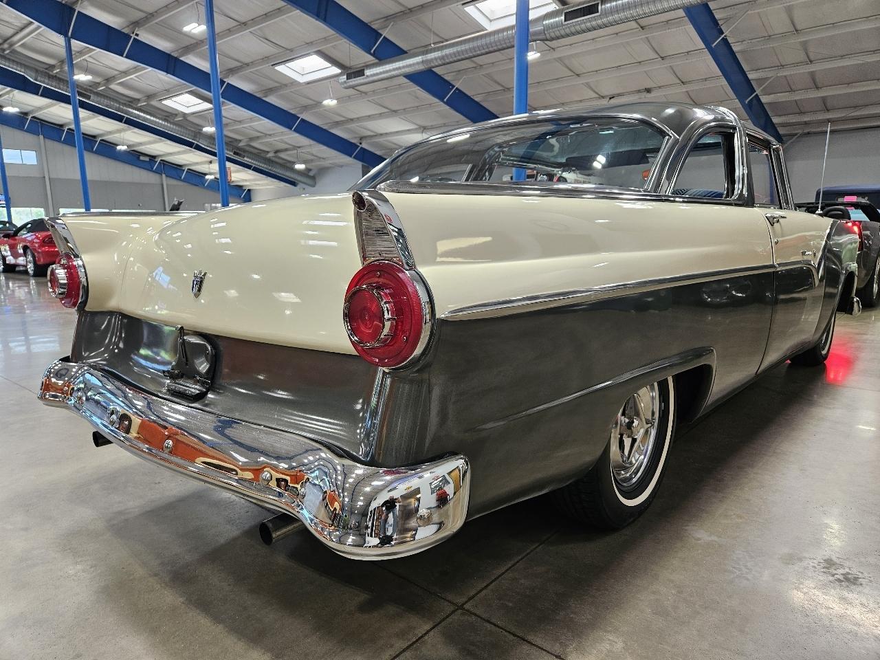 Ford Fairlane  1955