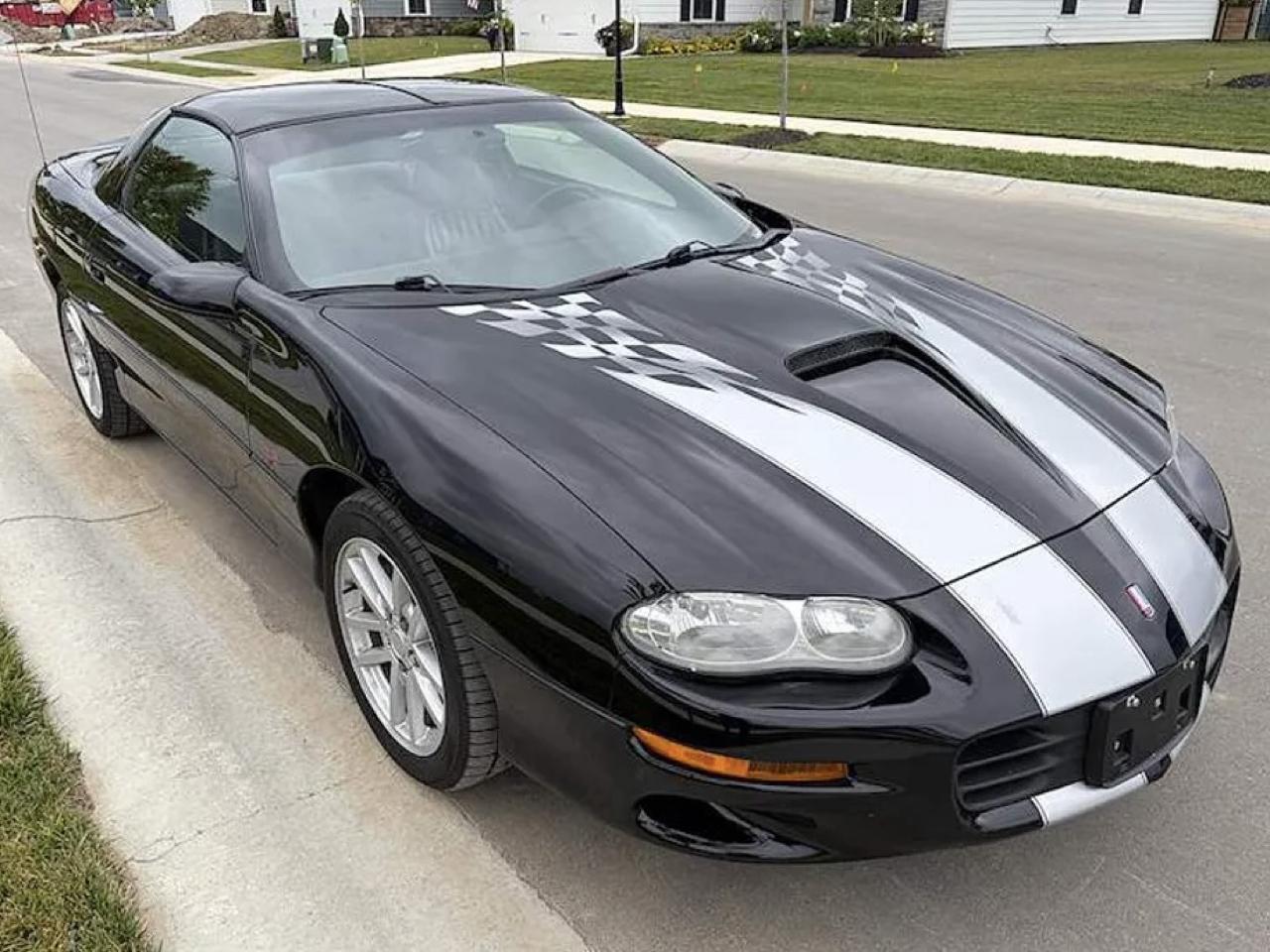 Chevrolet Camaro  2002