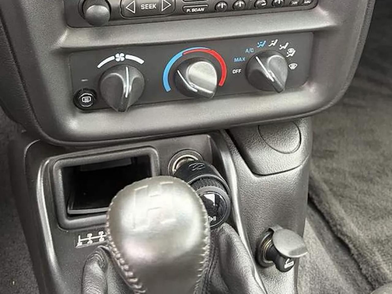 Chevrolet Camaro  2002