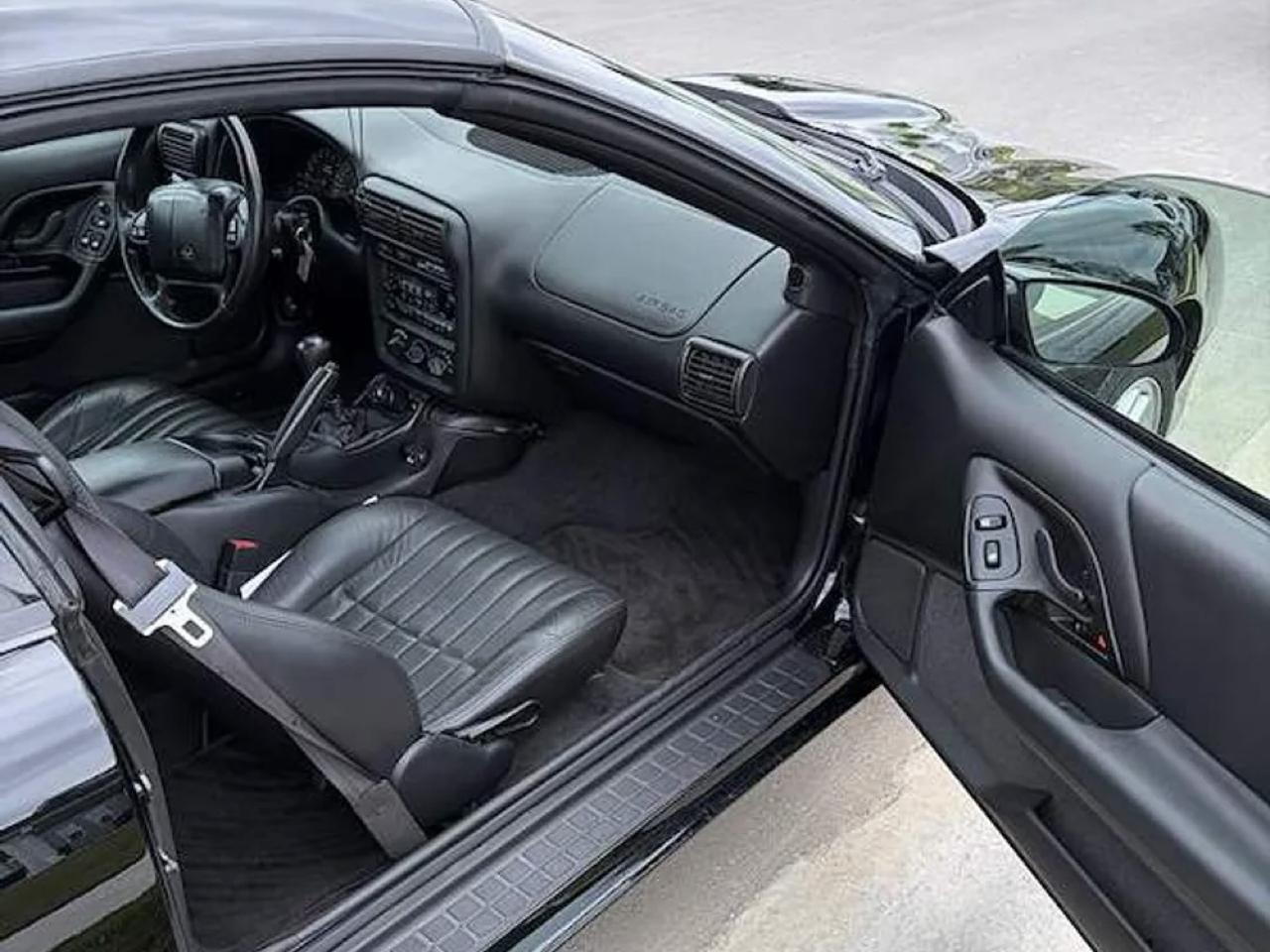 Chevrolet Camaro  2002