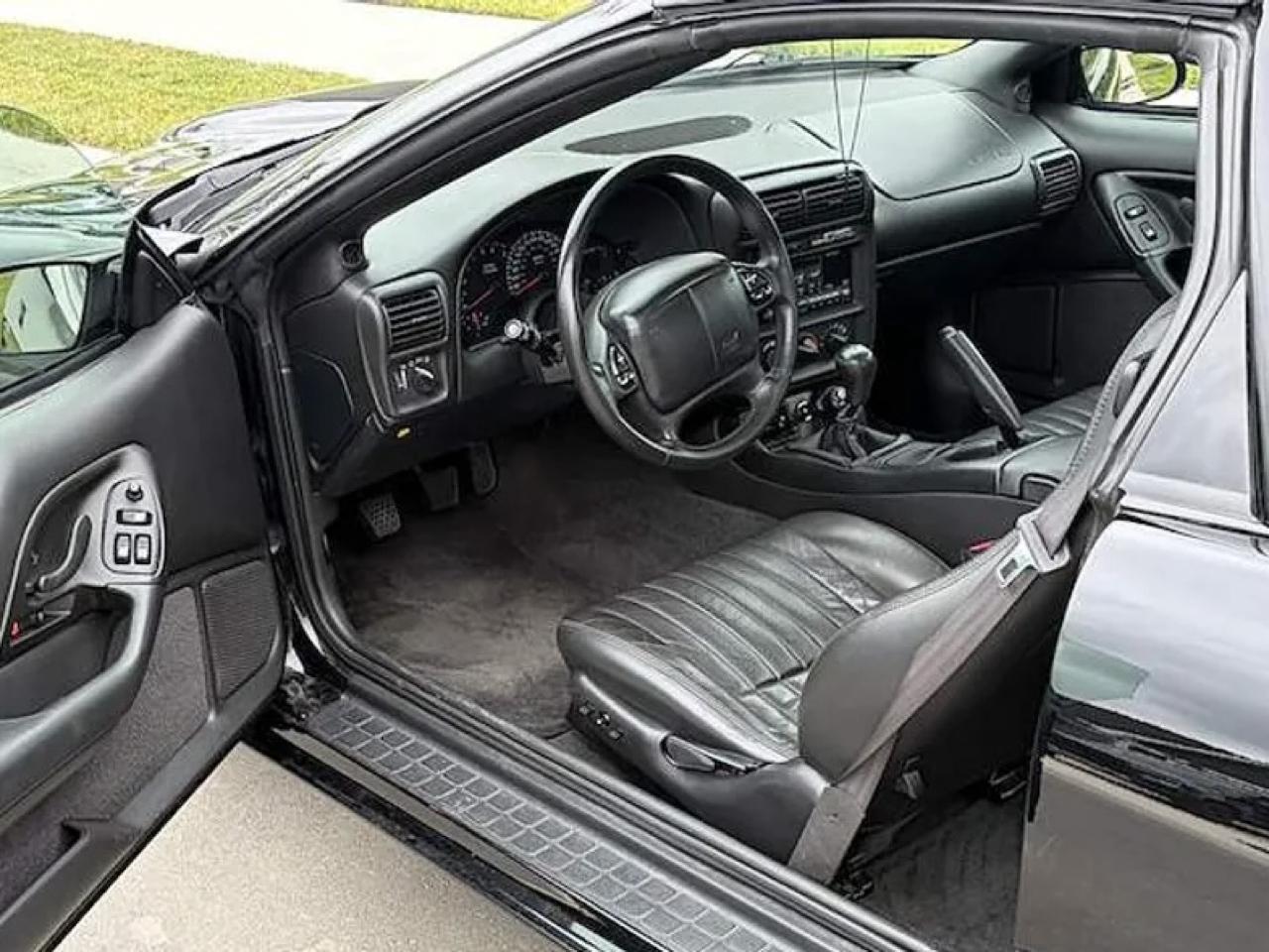 Chevrolet Camaro  2002