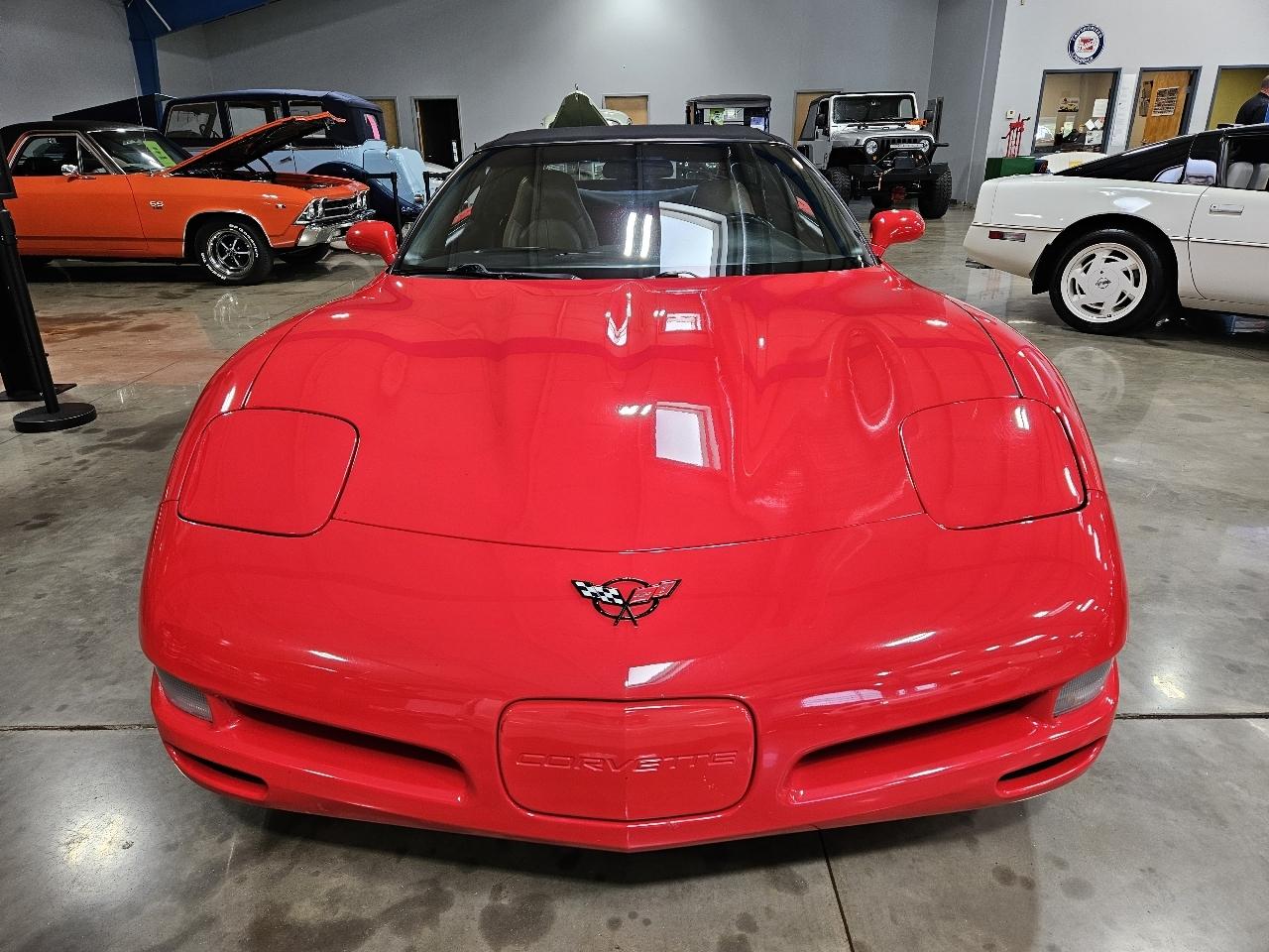 Chevrolet Corvette 2dr Convertible 2001