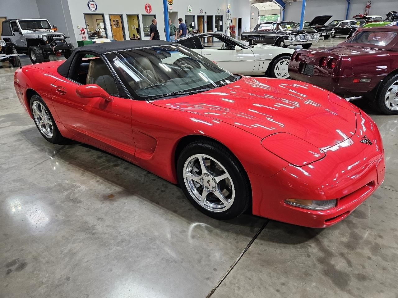 Chevrolet Corvette 2dr Convertible 2001