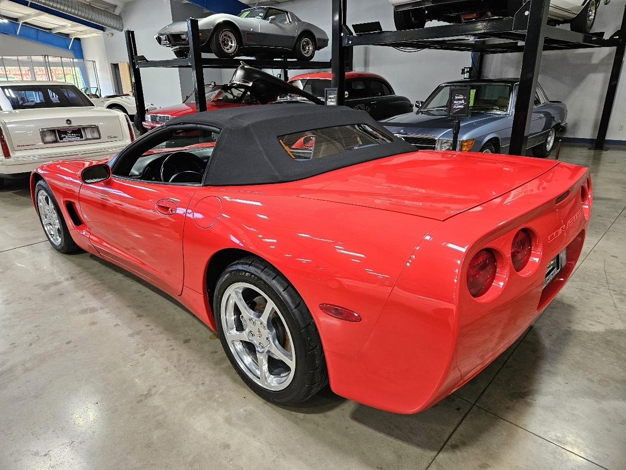 Chevrolet Corvette 2dr Convertible 2001