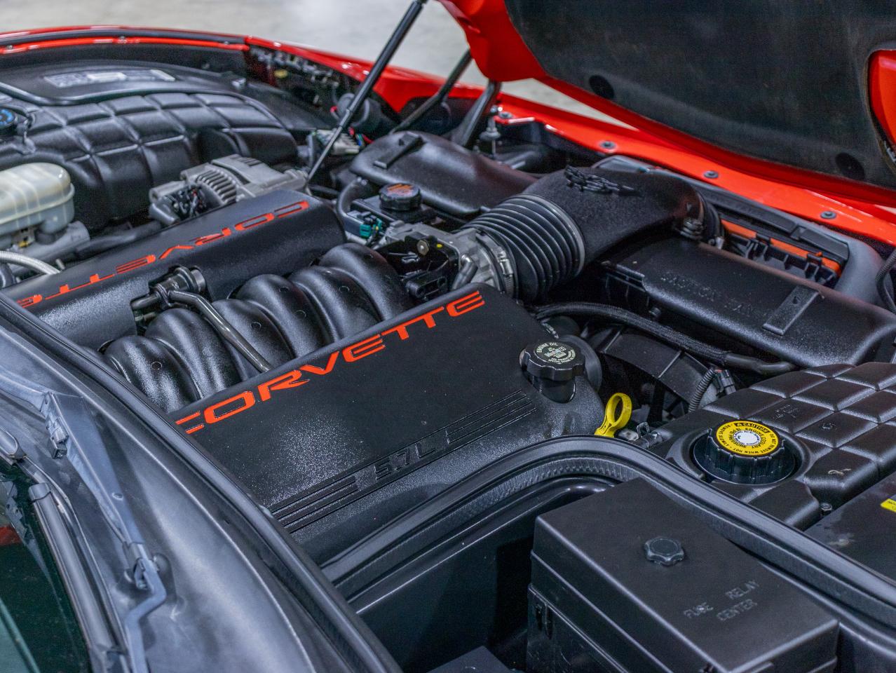 Chevrolet Corvette 2dr Convertible 2001