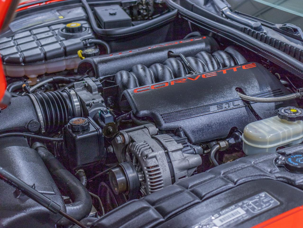 Chevrolet Corvette 2dr Convertible 2001