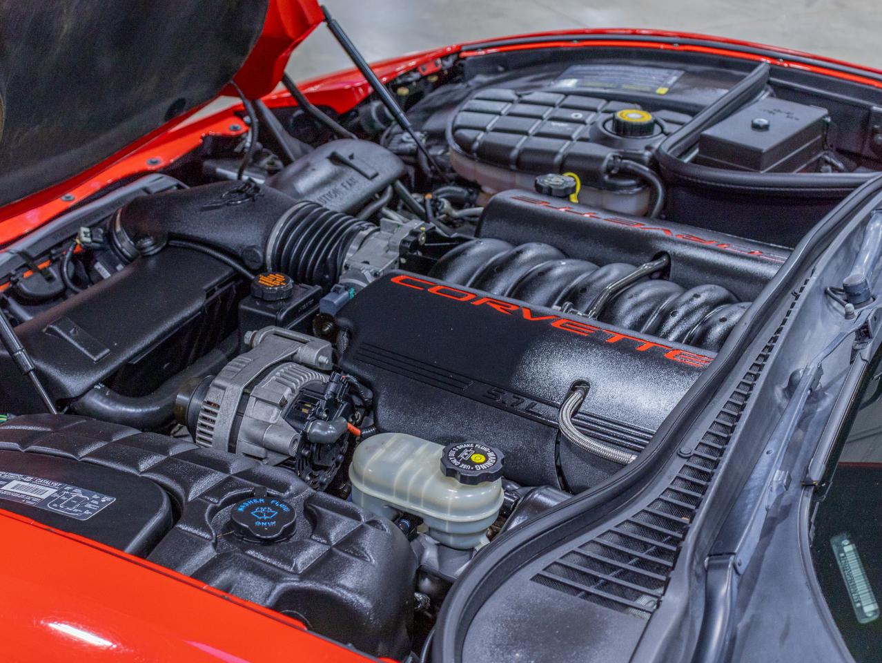 Chevrolet Corvette 2dr Convertible 2001