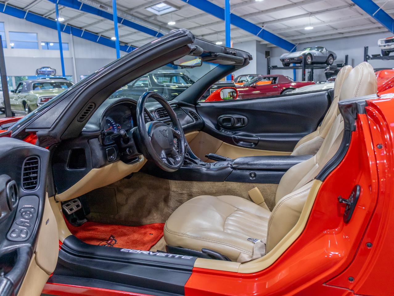 Chevrolet Corvette 2dr Convertible 2001