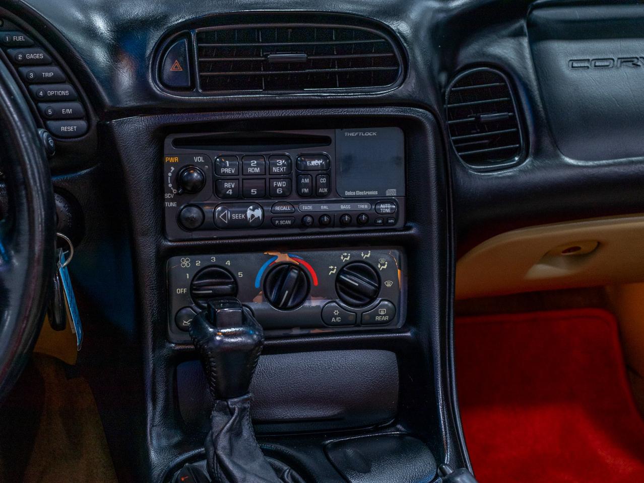 Chevrolet Corvette 2dr Convertible 2001