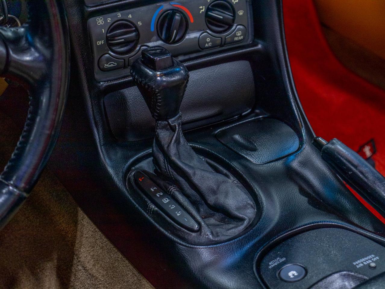 Chevrolet Corvette 2dr Convertible 2001