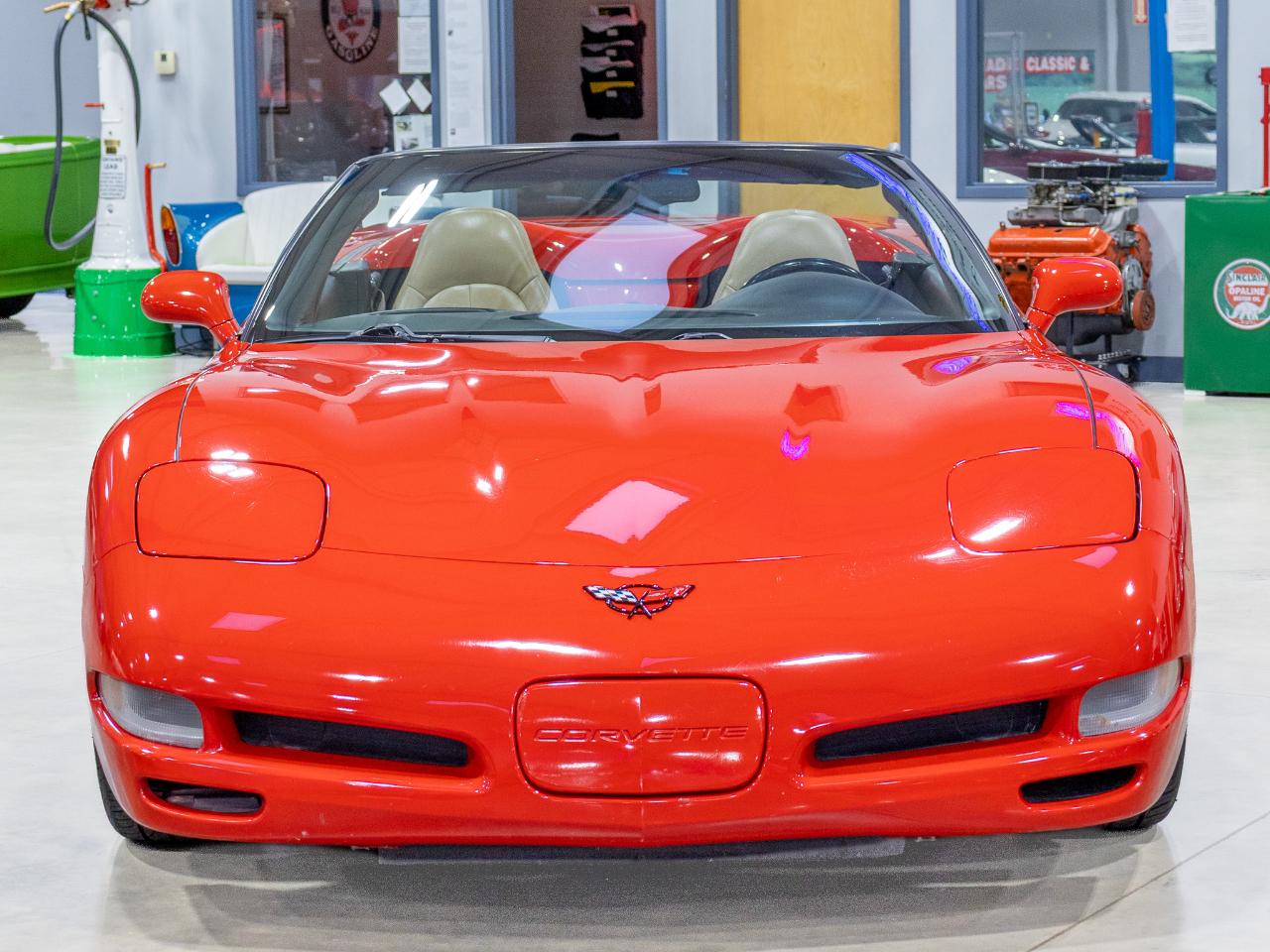 Chevrolet Corvette 2dr Convertible 2001