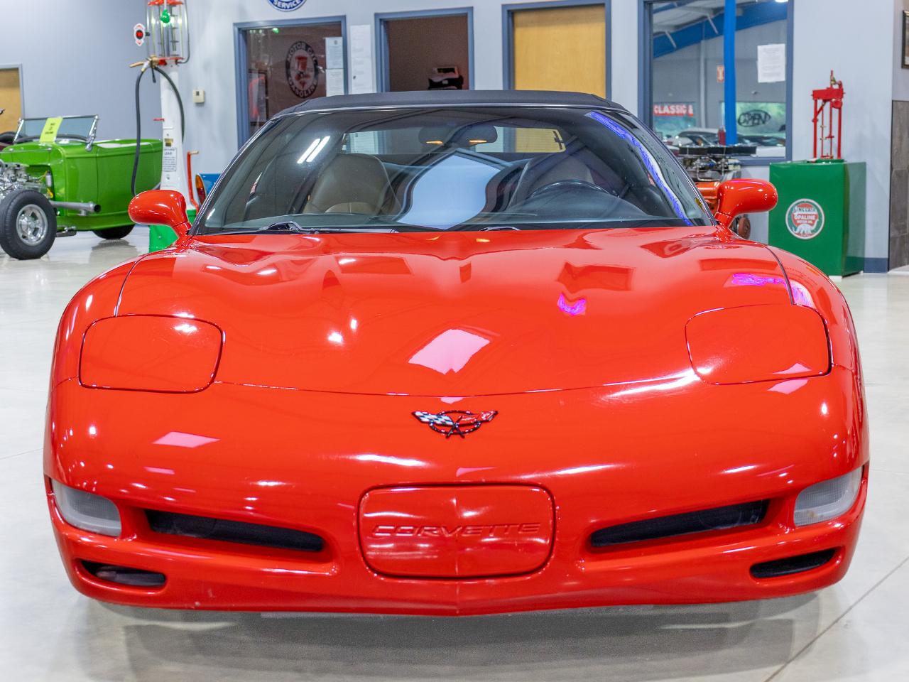 Chevrolet Corvette 2dr Convertible 2001