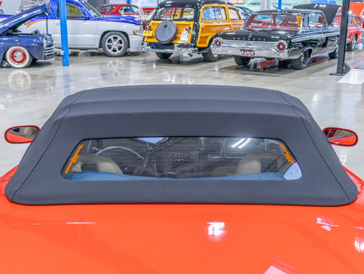 Chevrolet Corvette 2dr Convertible 2001
