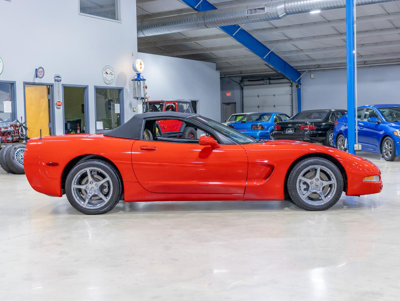 Chevrolet Corvette 2dr Convertible 2001