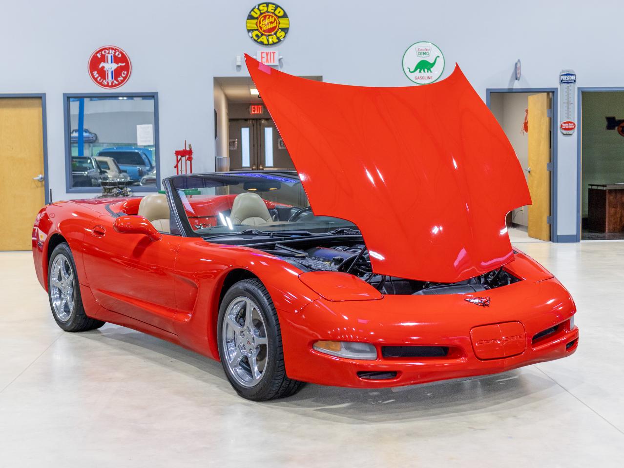 Chevrolet Corvette 2dr Convertible 2001