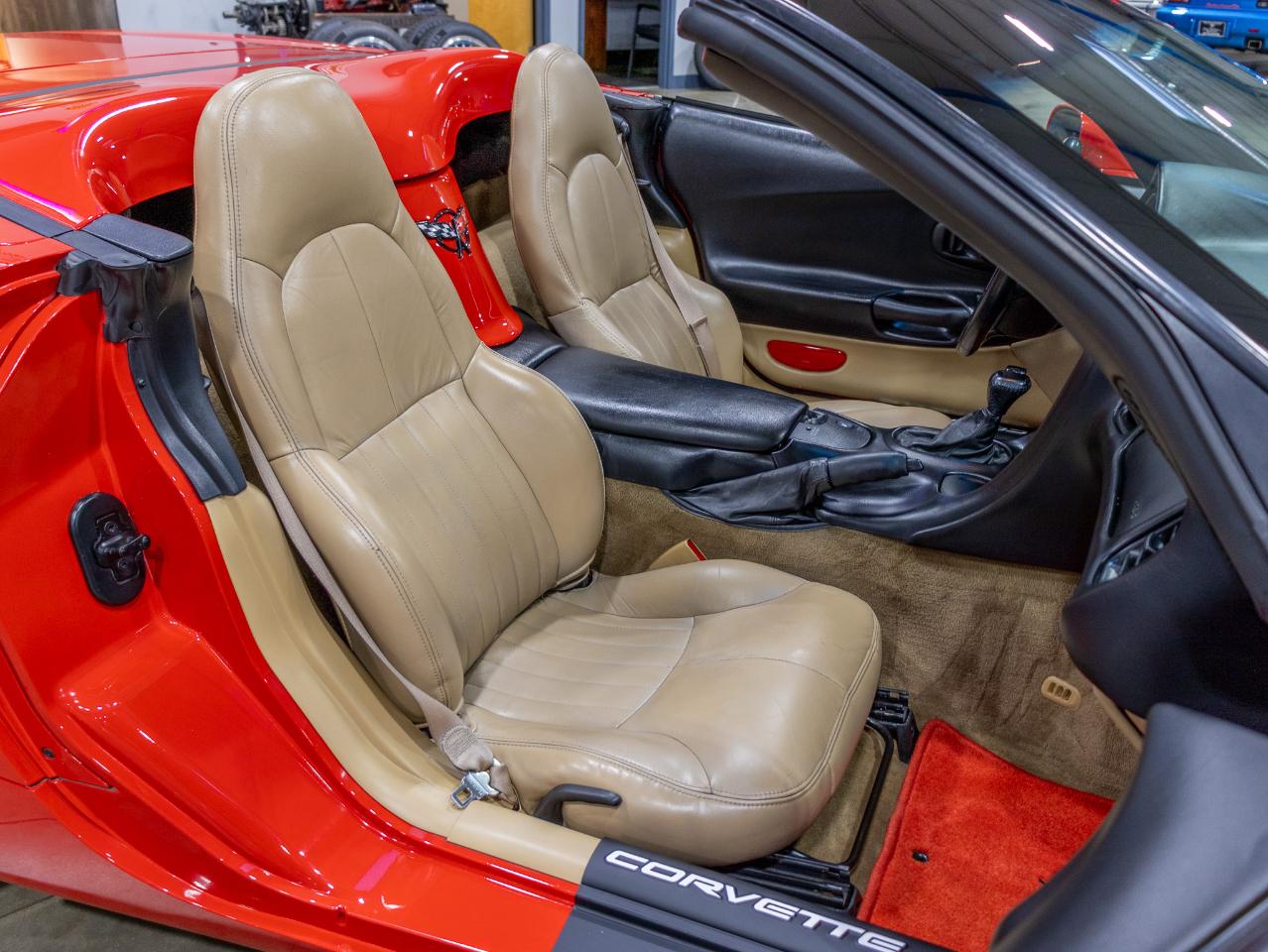 Chevrolet Corvette 2dr Convertible 2001