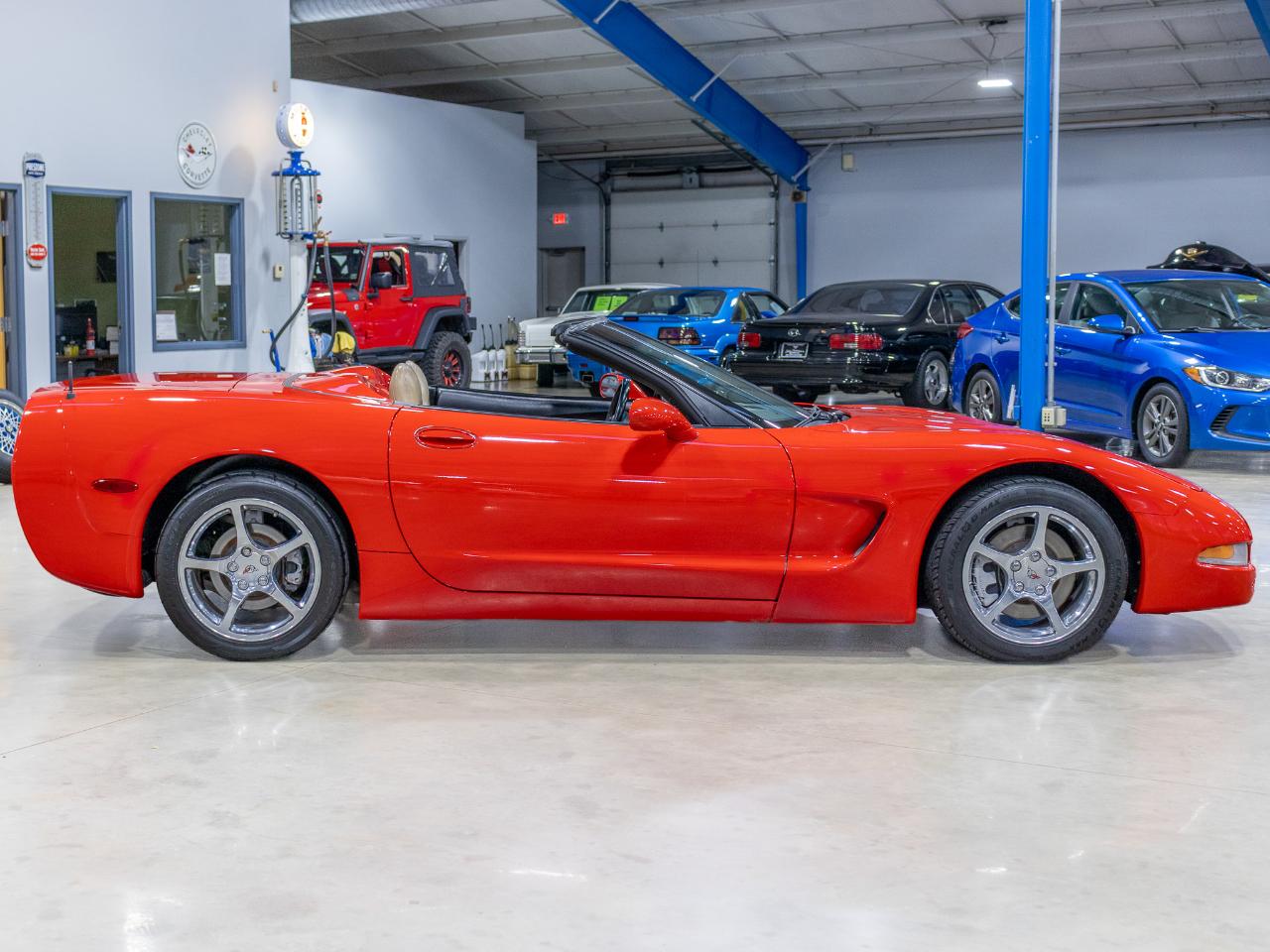 Chevrolet Corvette 2dr Convertible 2001