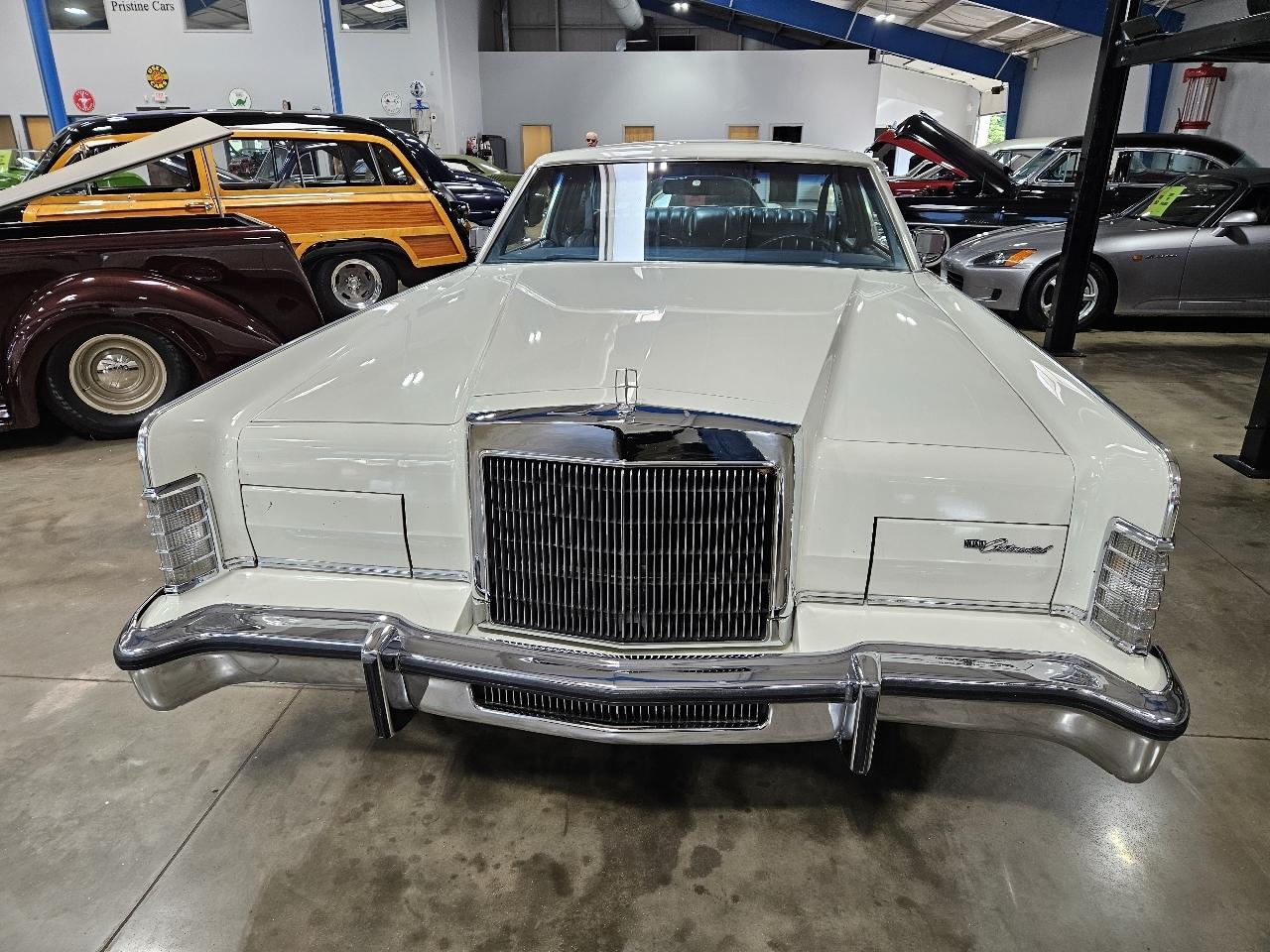 Lincoln Town Coupe  1977