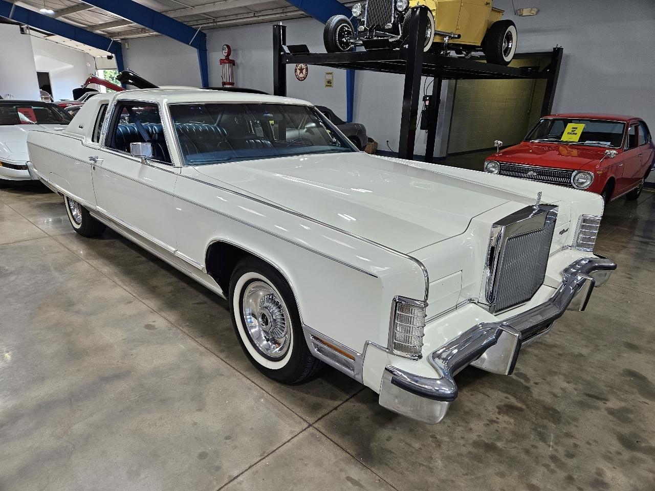 Lincoln Town Coupe  1977