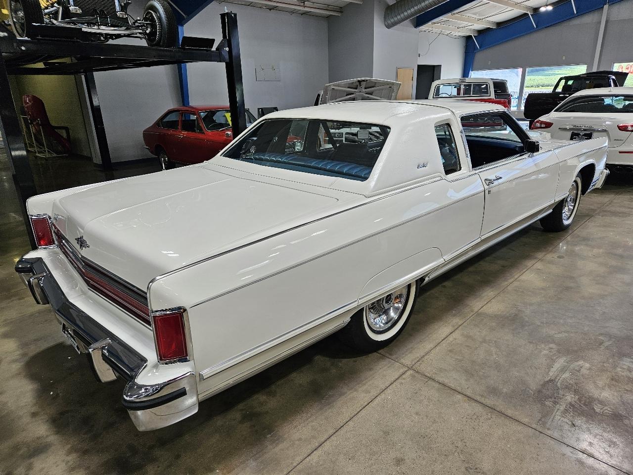 Lincoln Town Coupe  1977