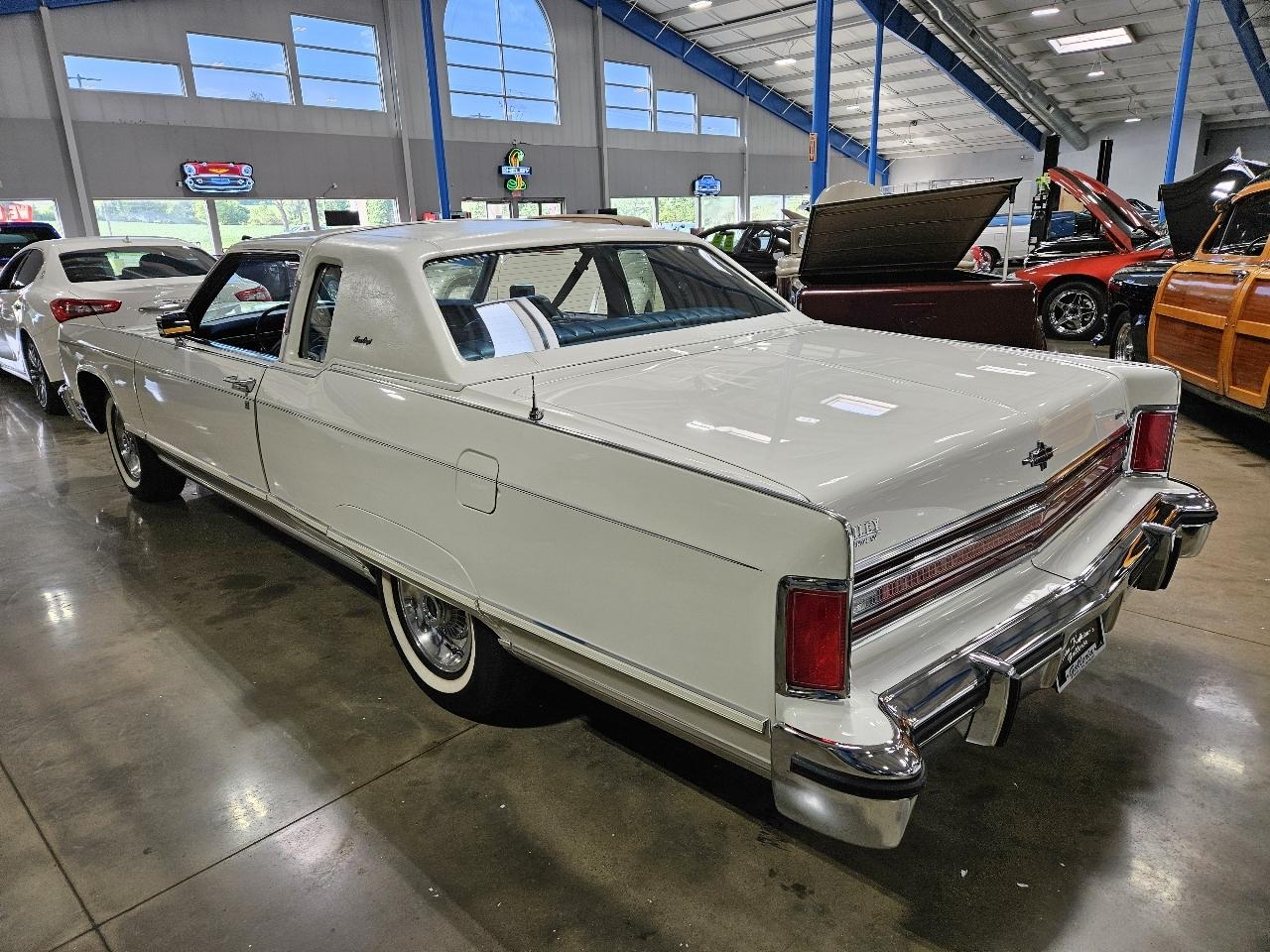 Lincoln Town Coupe  1977