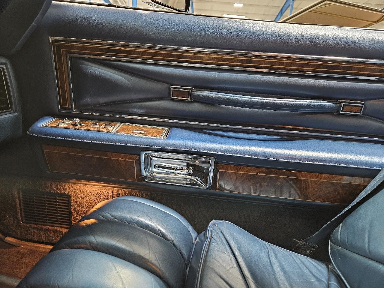 Lincoln Town Coupe  1977