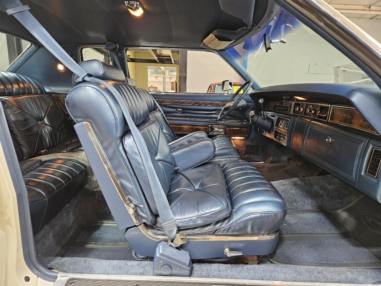Lincoln Town Coupe  1977