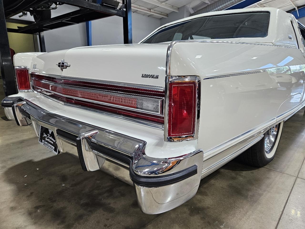 Lincoln Town Coupe  1977