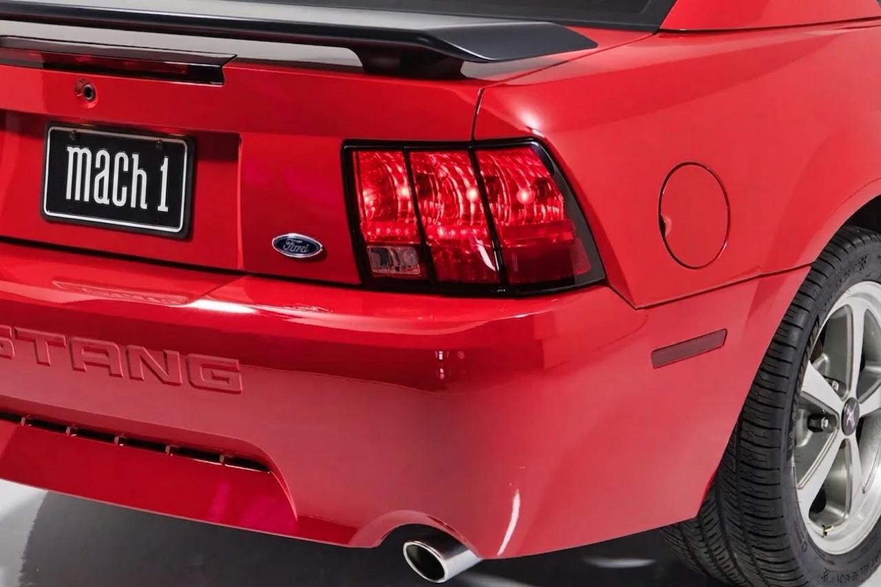 Ford Mustang Mach 1 2003