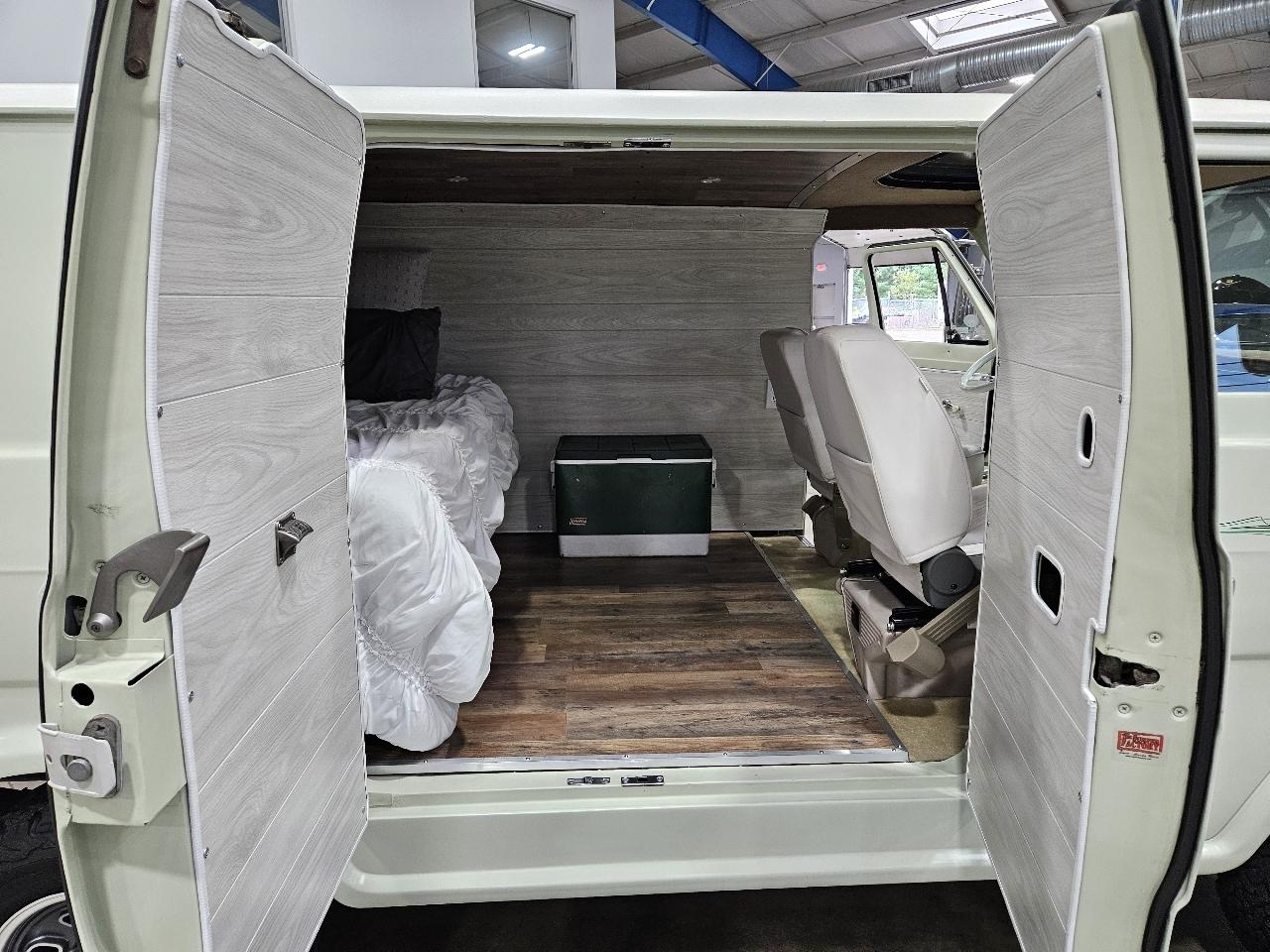 Ford E-Series Cargo  1974