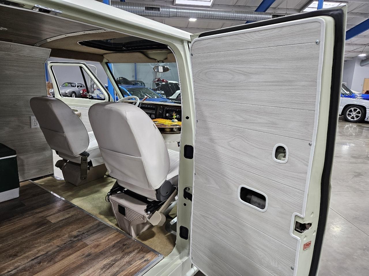 Ford E-Series Cargo  1974
