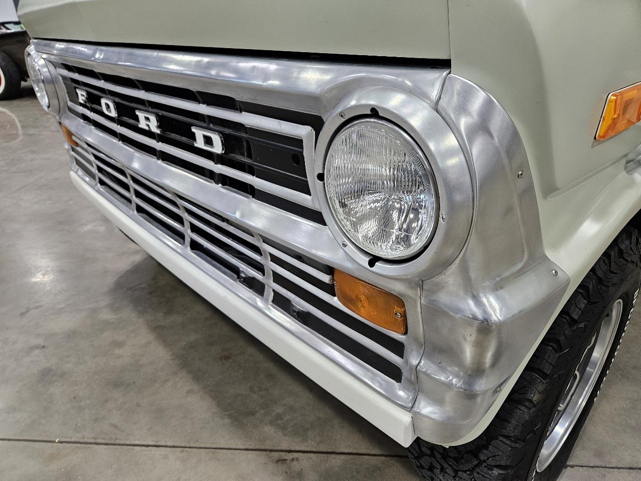 Ford E-Series Cargo  1974