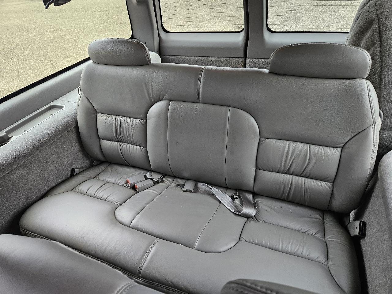 Chevrolet Suburban 1500 LT 1999