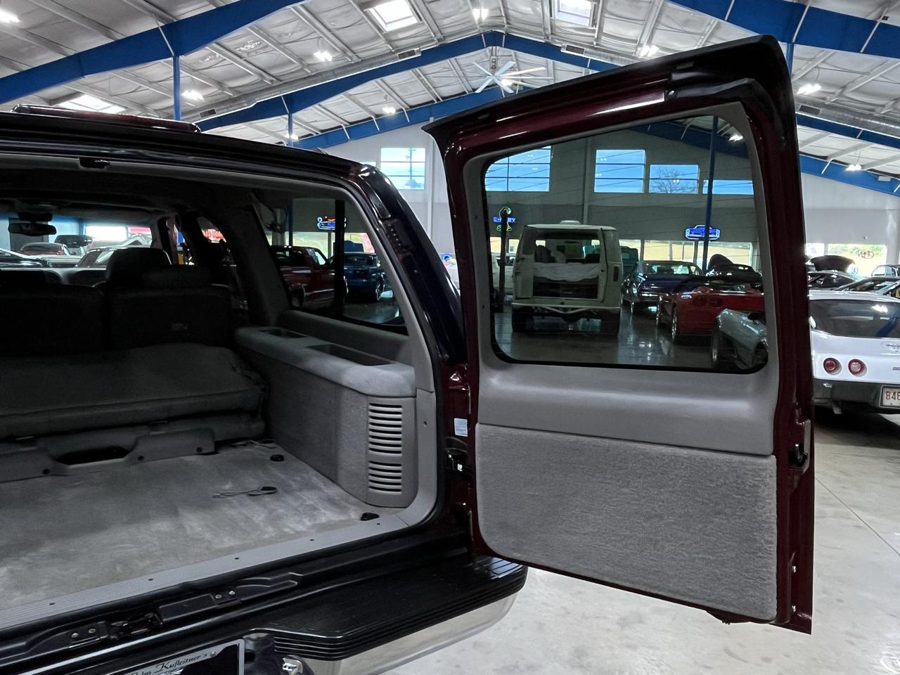 Chevrolet Suburban 1500 LT 1999