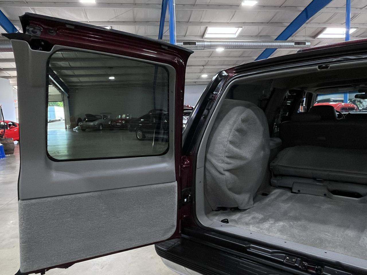Chevrolet Suburban 1500 LT 1999