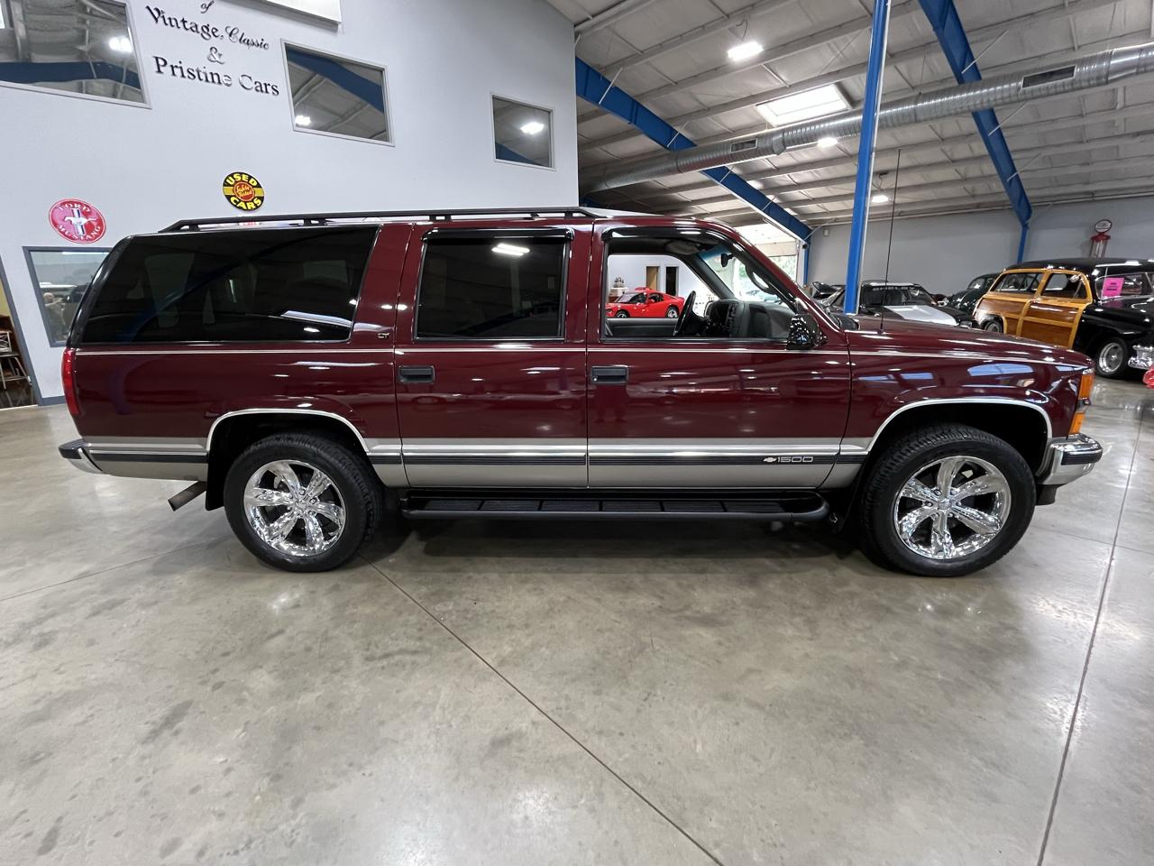 Chevrolet Suburban 1500 LT 1999