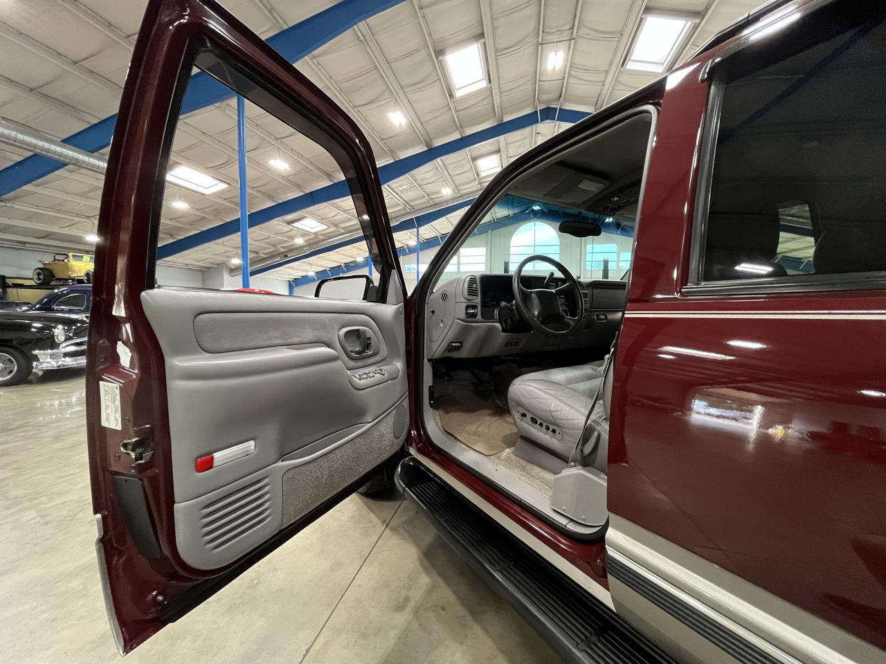Chevrolet Suburban 1500 LT 1999