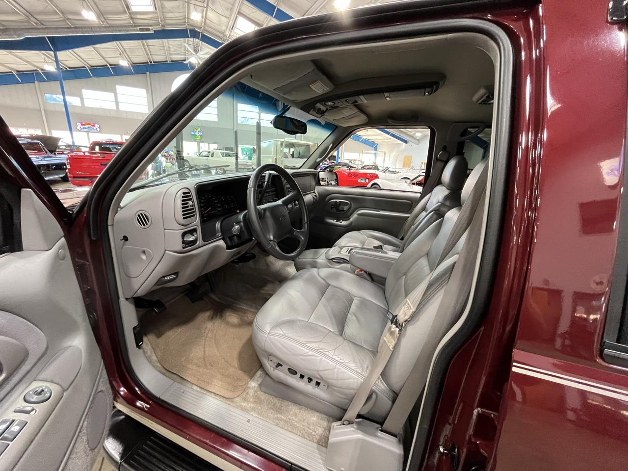 Chevrolet Suburban 1500 LT 1999