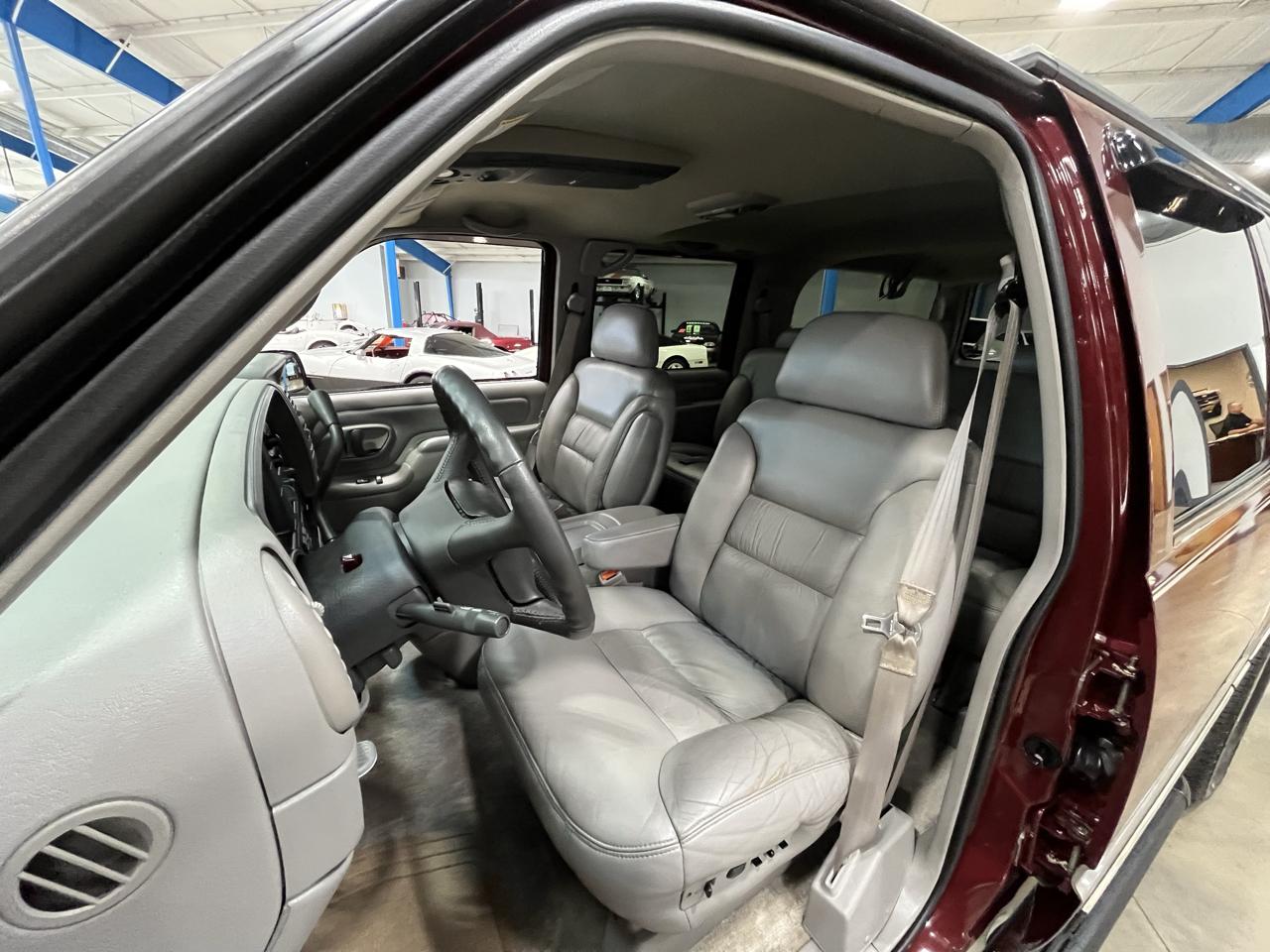 Chevrolet Suburban 1500 LT 1999