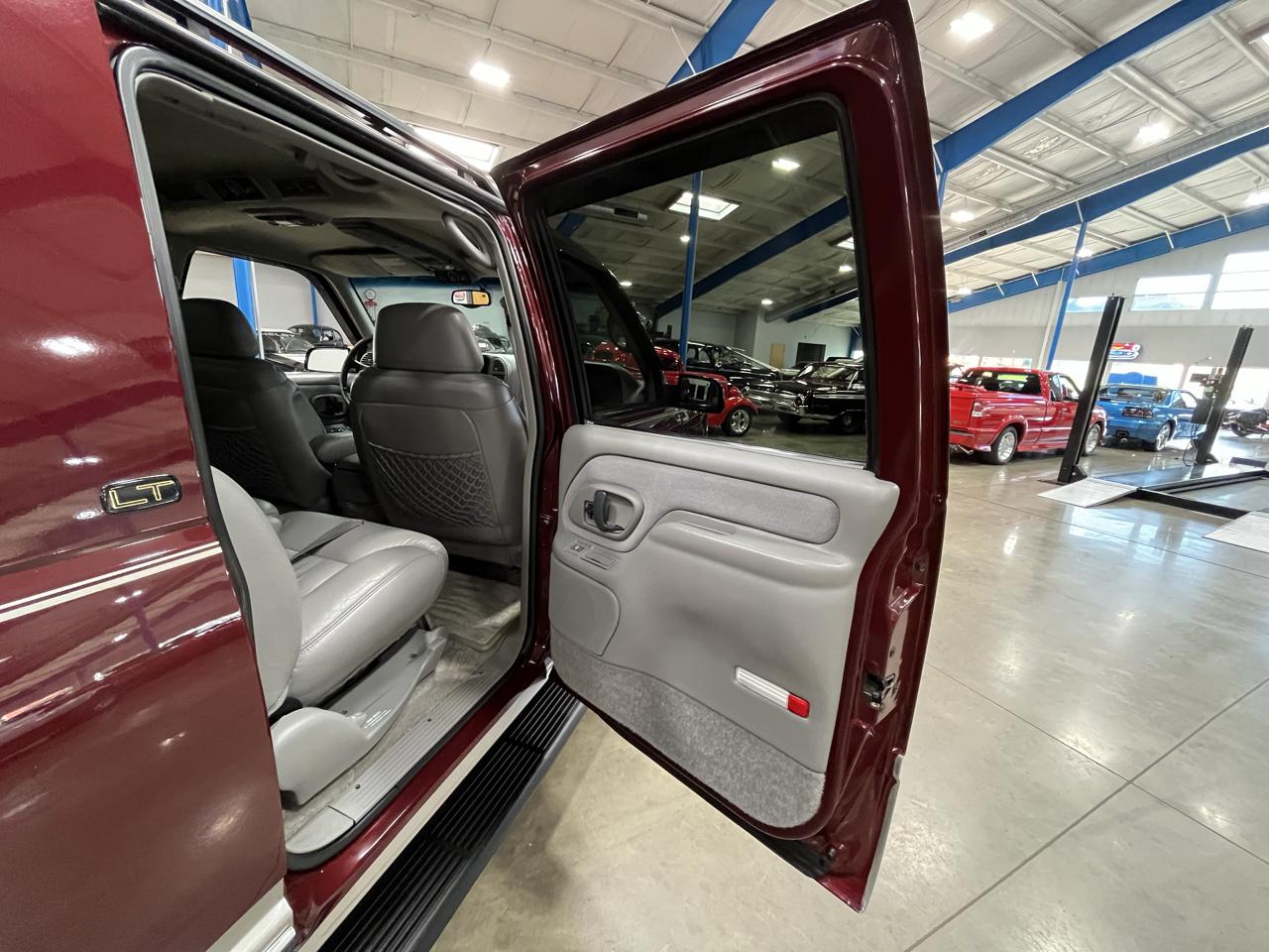 Chevrolet Suburban 1500 LT 1999