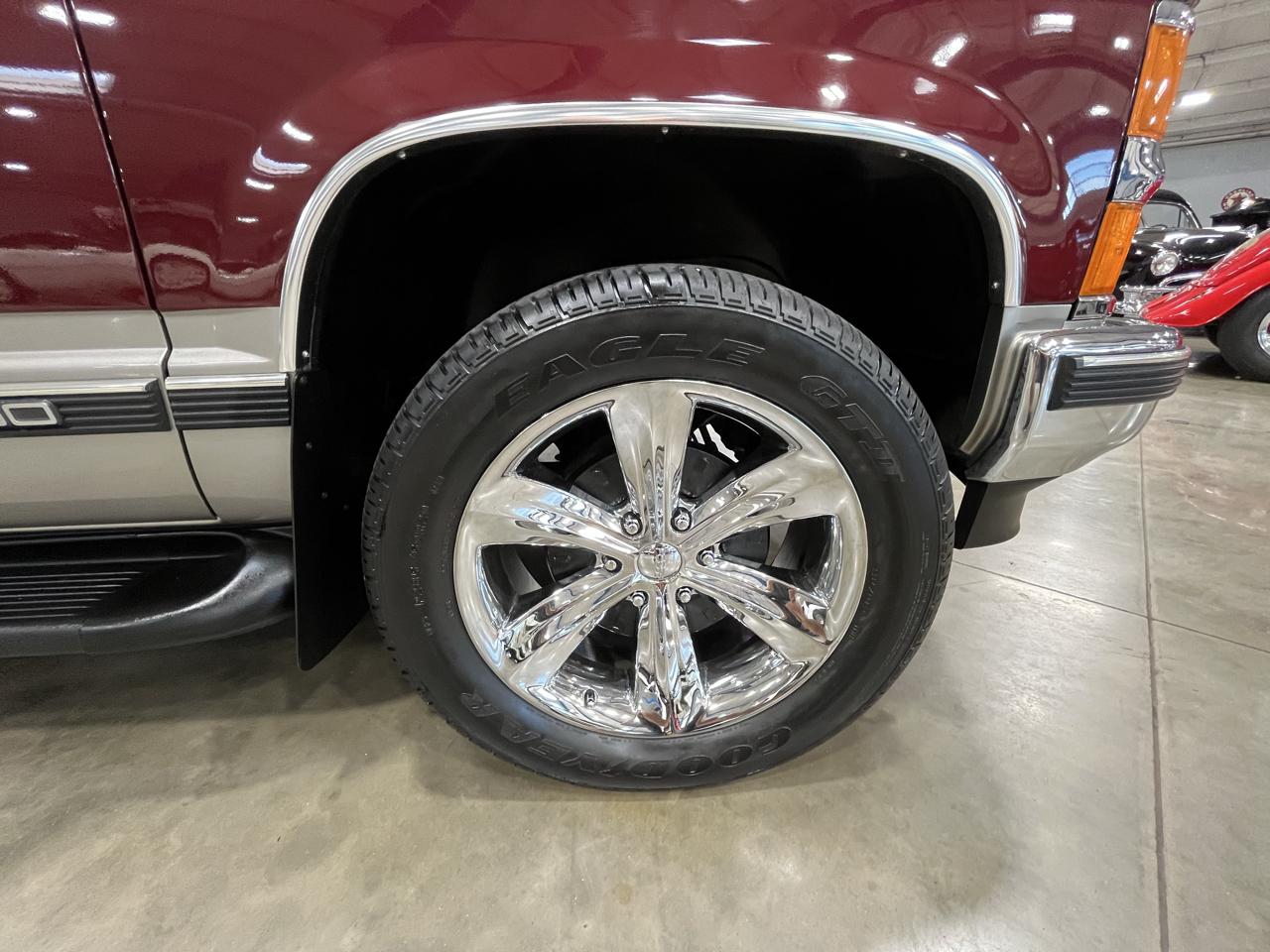Chevrolet Suburban 1500 LT 1999
