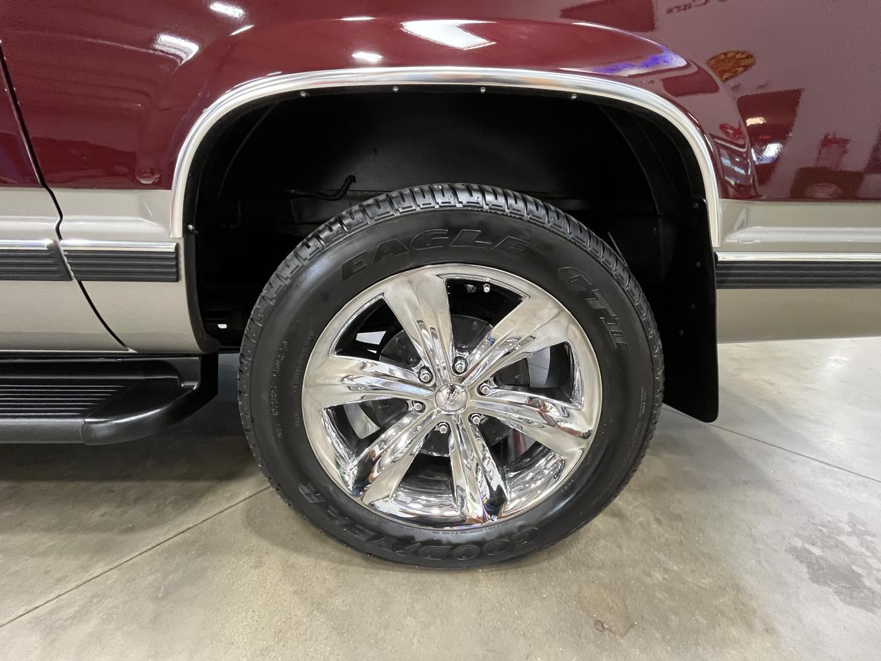 Chevrolet Suburban 1500 LT 1999