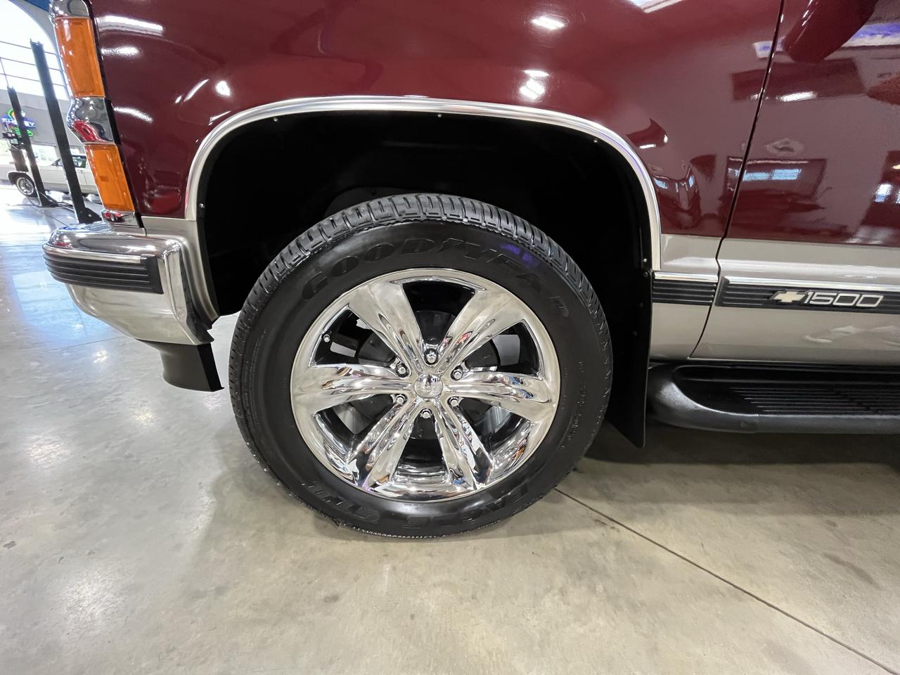 Chevrolet Suburban 1500 LT 1999