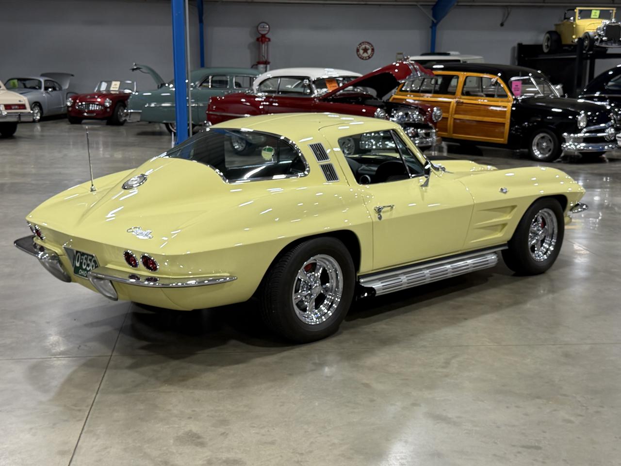 Chevrolet Corvette  1964