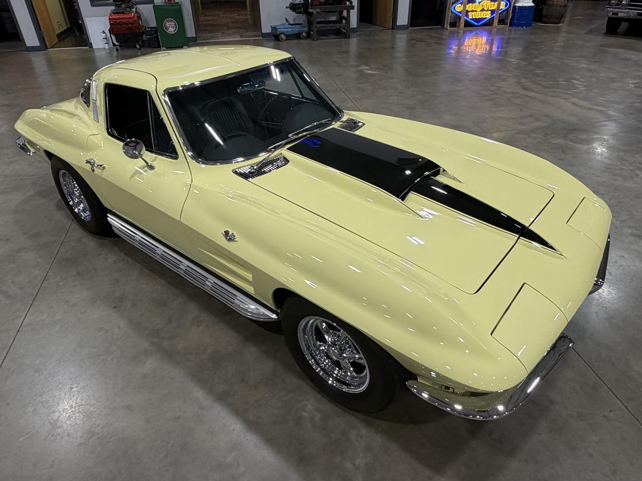 Chevrolet Corvette  1964