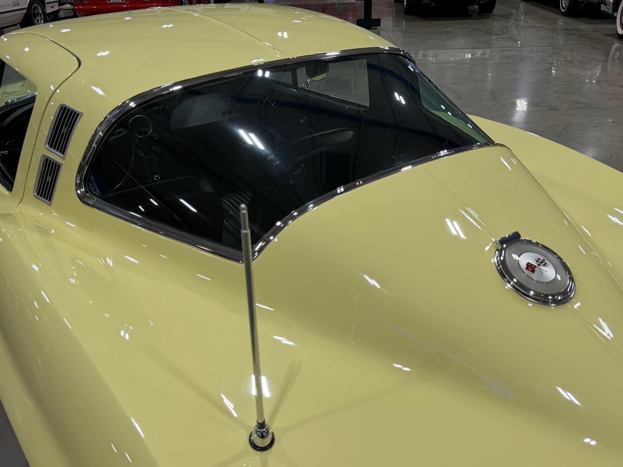 Chevrolet Corvette  1964