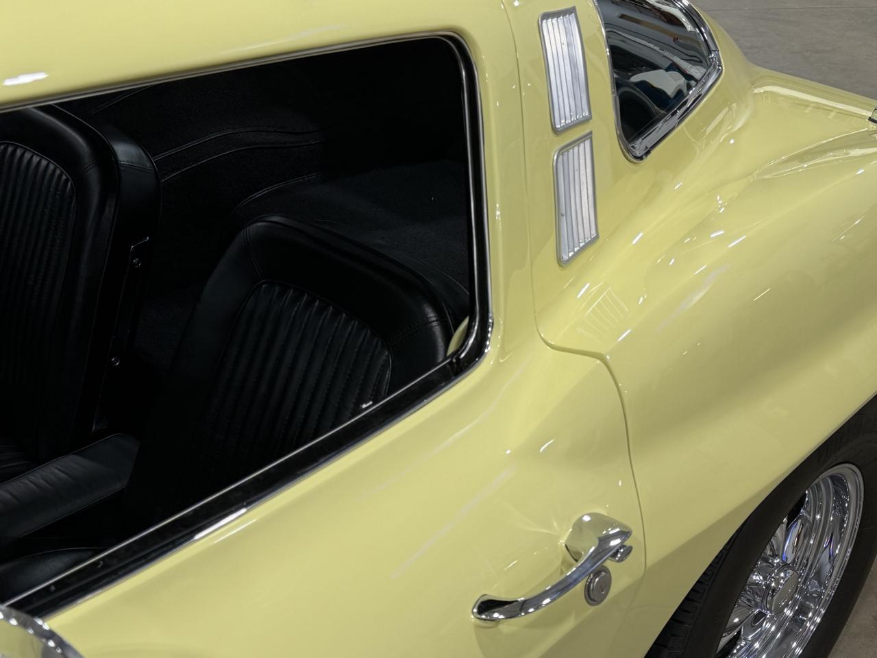 Chevrolet Corvette  1964