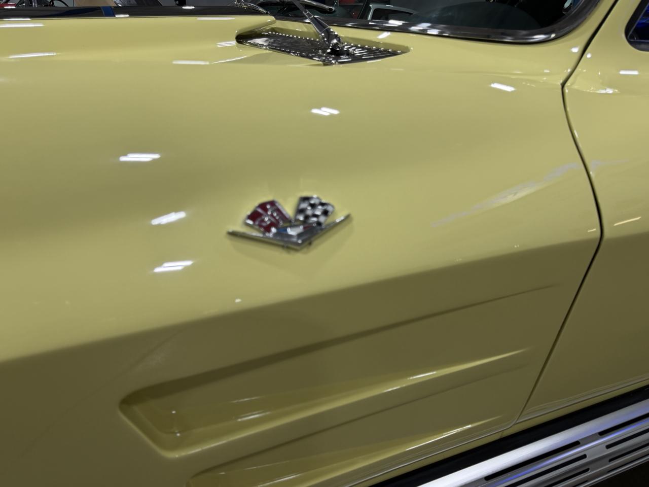 Chevrolet Corvette  1964