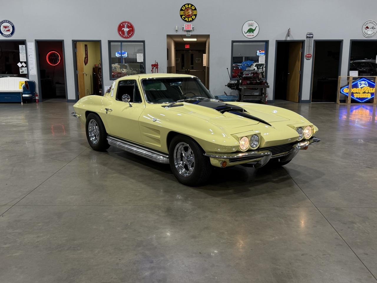 Chevrolet Corvette  1964