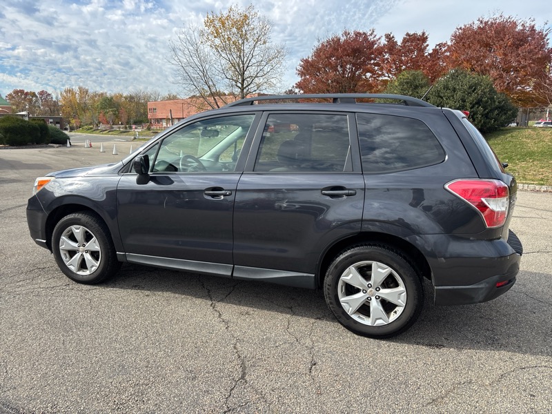 2015 Subaru Forester 2.5i Premium photo 2